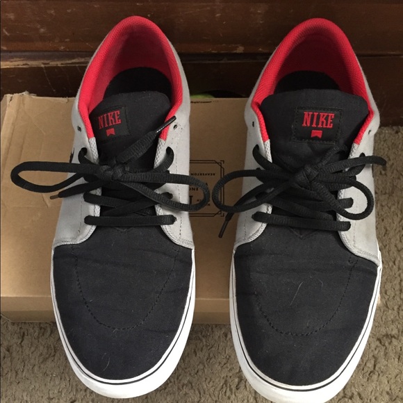 Nike Canvas - Picture 2 of 3